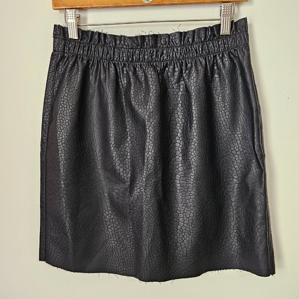 NWT VERO MODA RILEY BLACK FAUX PEBBLE LEATHER MINI SKIRT SIZE M